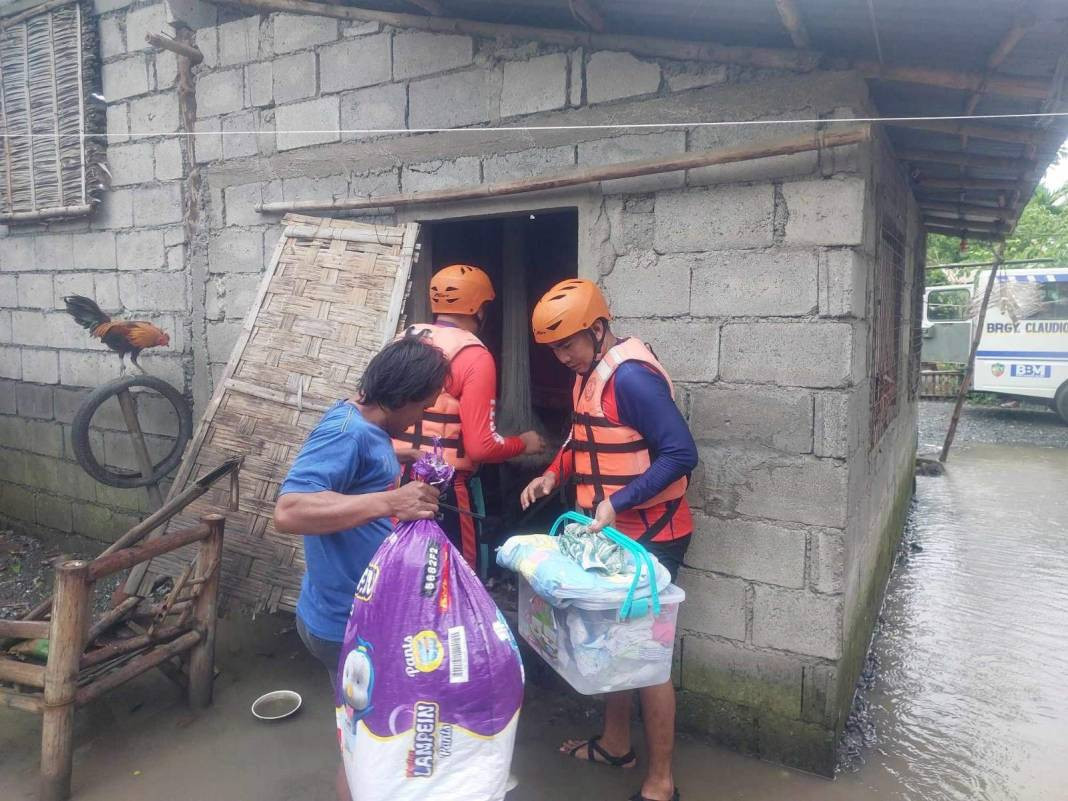 Filipinler’i önce fırtına sonra tayfun vurdu: Can kaybı 145’e yükseldi - Resim: 40